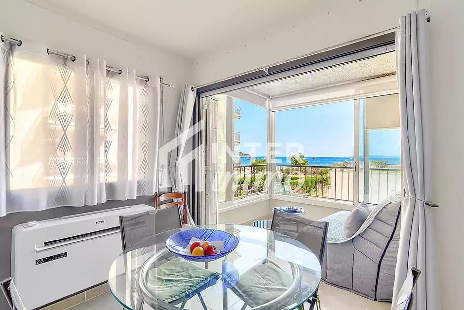 Seafront apartment with sea views in Salatar, Roses - photo 2 of 20