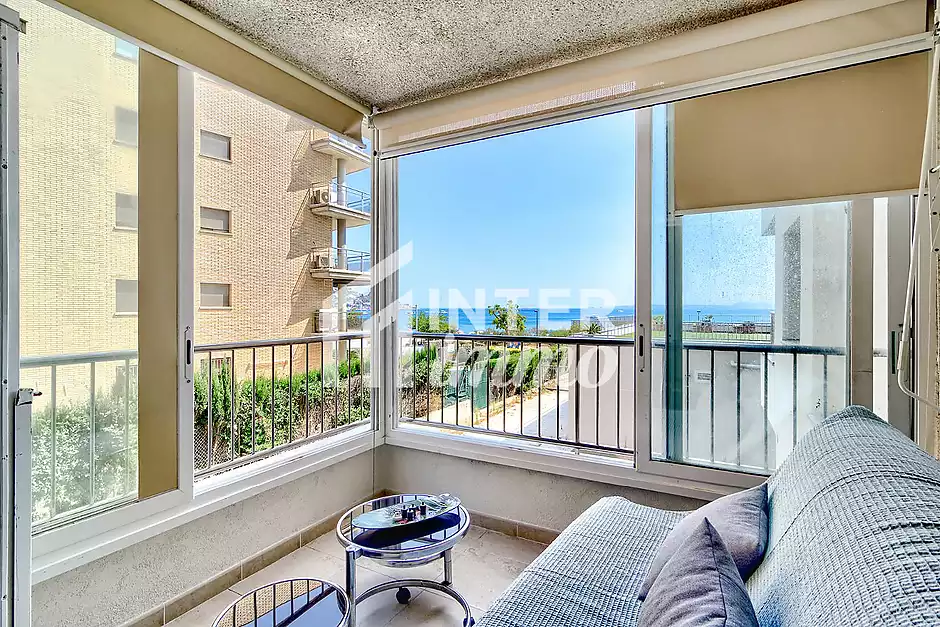 Seafront apartment with sea views in Salatar, Roses - photo 4 of 20