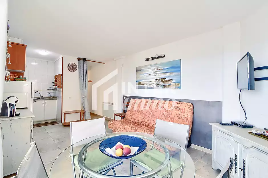 Seafront apartment with sea views in Salatar, Roses - photo 7 of 20