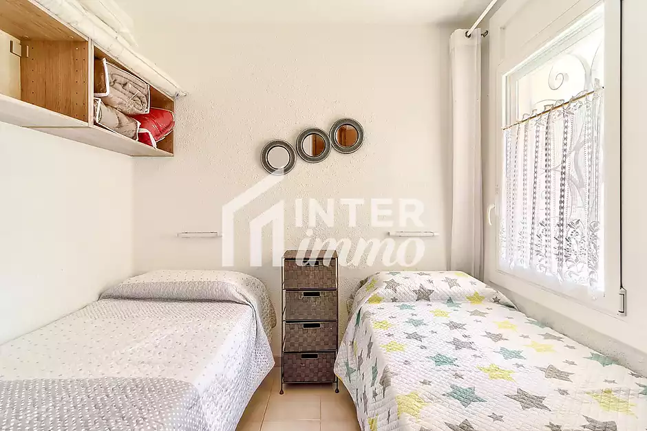 Seafront apartment with sea views in Salatar, Roses - photo 15 of 20