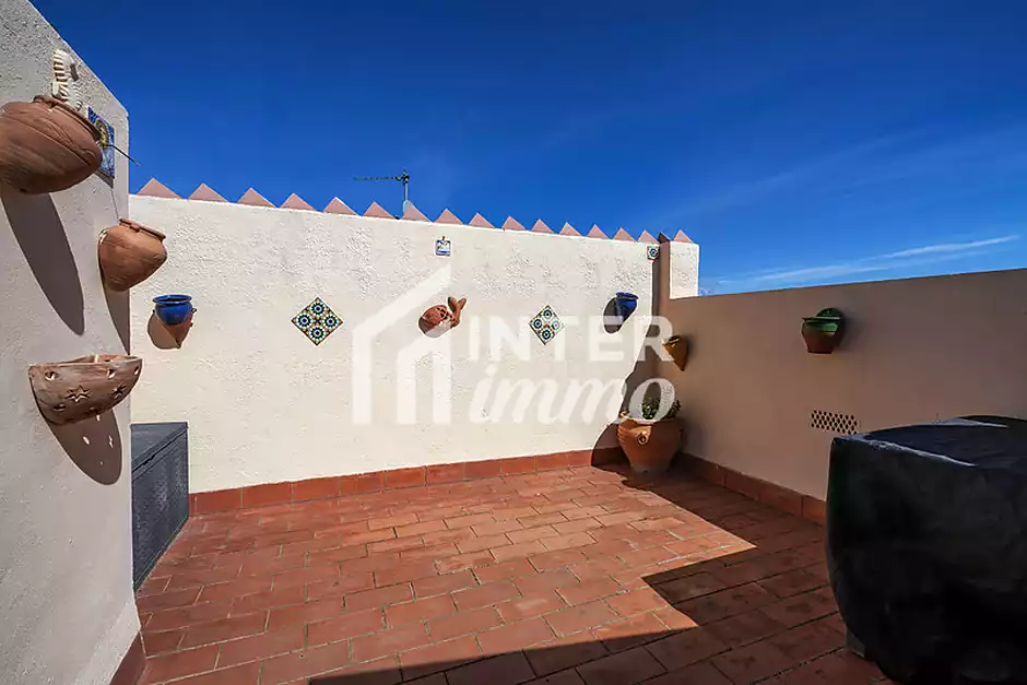 Central penthouse with private solarium and sea views in Empuriabrava - photo 18 of 19