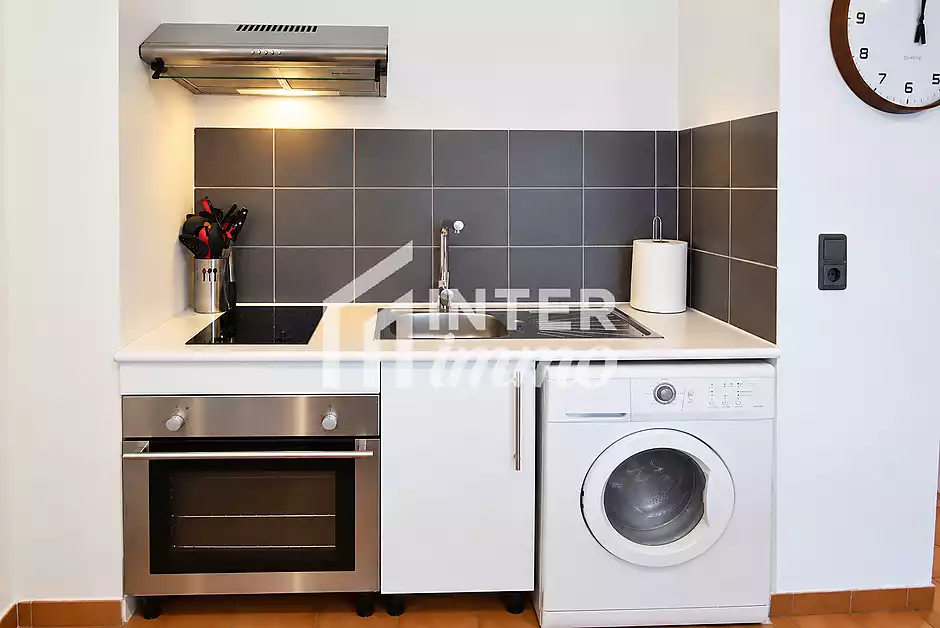 Apartamento reformado con terraza y aire acondicionado - foto 8 de 17