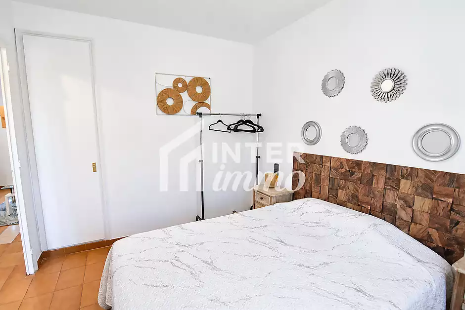 Apartamento reformado con terraza y aire acondicionado - foto 11 de 17