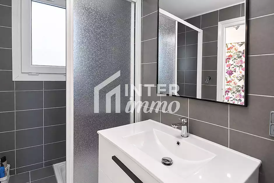 Apartamento reformado con terraza y aire acondicionado - foto 14 de 17