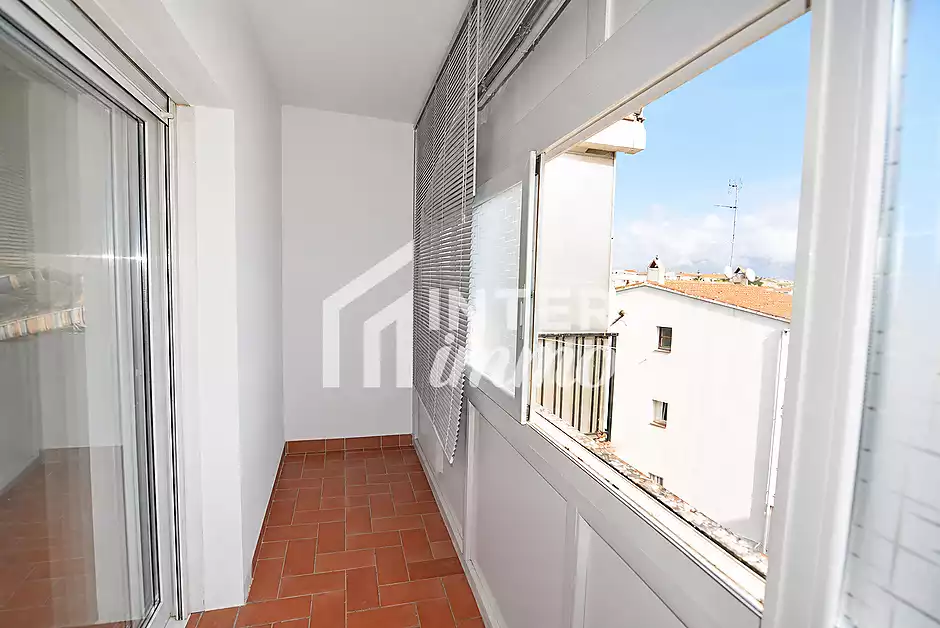 Apartamento reformado con terraza y aire acondicionado - foto 15 de 17