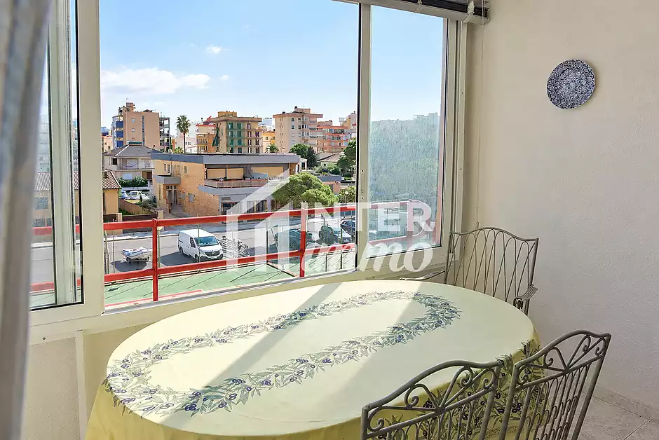 Bonito apartamento en Roses con piscinas comunitarias y vistas abiertas - foto 4 de 21