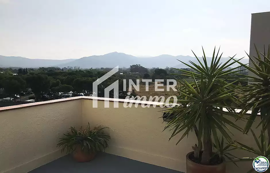 Appartement rénové avec grande terrasse et parking privé à Santa Margarita Roses - photo 5 sur 16