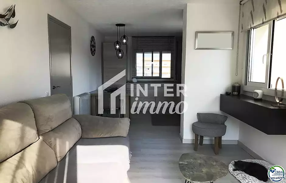 Appartement rénové avec grande terrasse et parking privé à Santa Margarita Roses - photo 7 sur 16