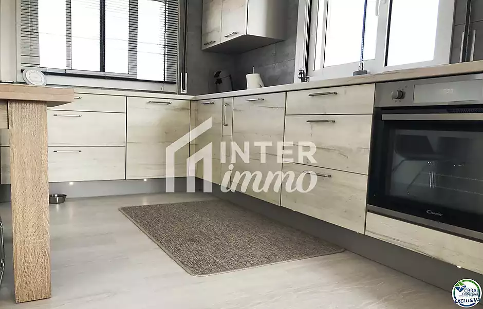 Appartement rénové avec grande terrasse et parking privé à Santa Margarita Roses - photo 10 sur 16