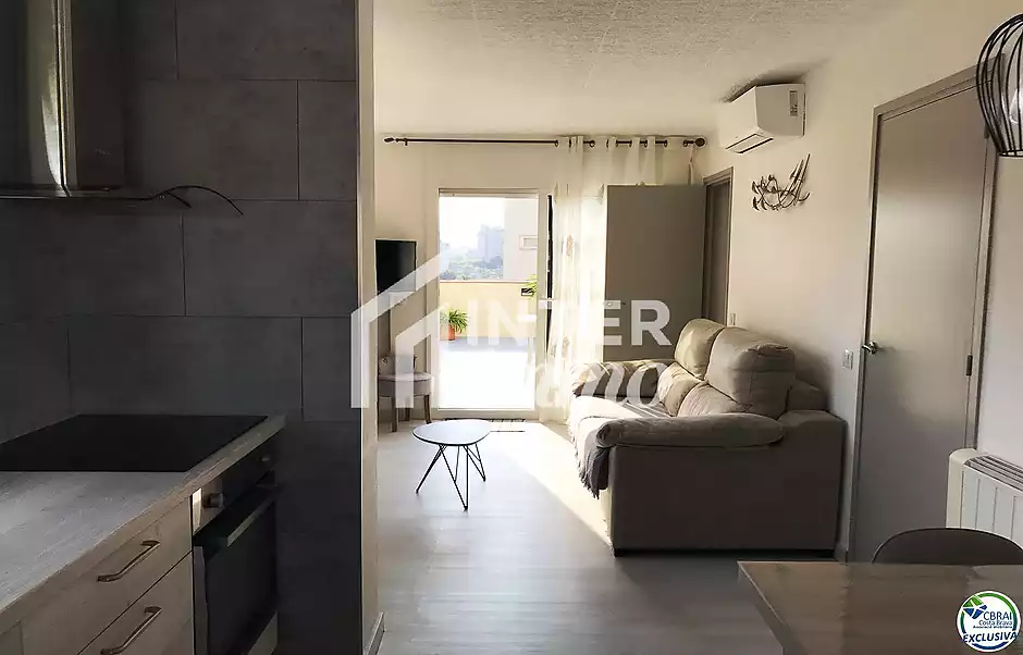 Appartement rénové avec grande terrasse et parking privé à Santa Margarita Roses - photo 11 sur 16