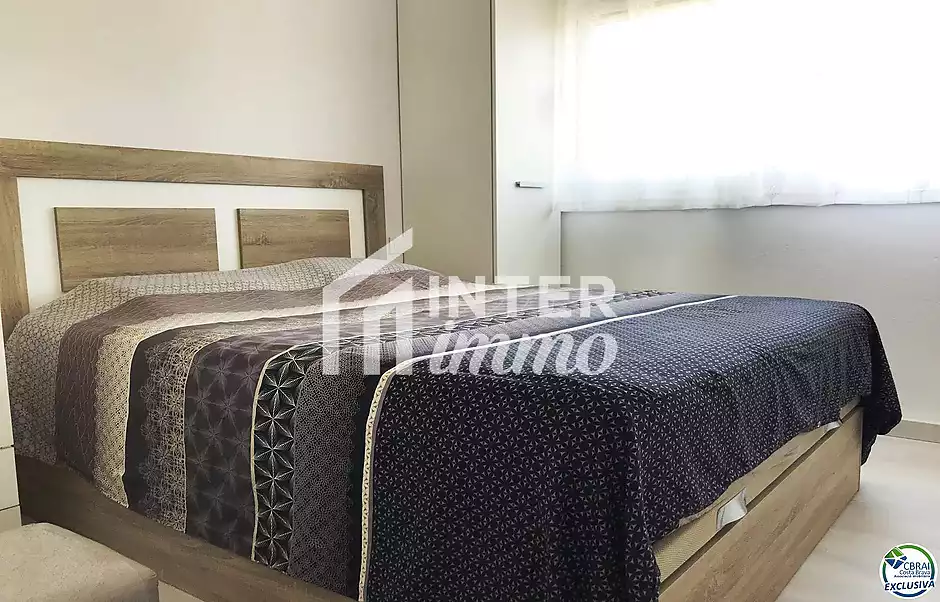 Appartement rénové avec grande terrasse et parking privé à Santa Margarita Roses - photo 12 sur 16