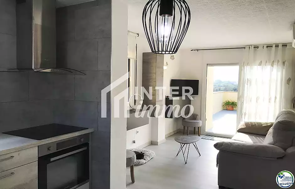 Appartement rénové avec grande terrasse et parking privé à Santa Margarita Roses - photo 13 sur 16