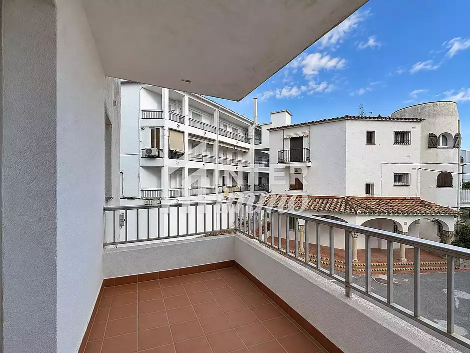 En venta - Estudio en el corazón de Empuriabrava - foto 16 de 28