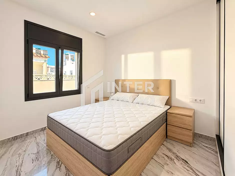 3-bedroom house with garage in Empuriabrava. - photo 8 of 20