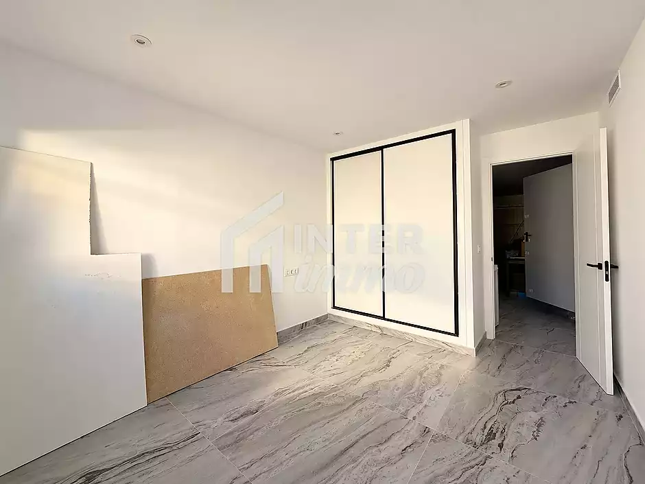 3-bedroom house with garage in Empuriabrava. - photo 10 of 20