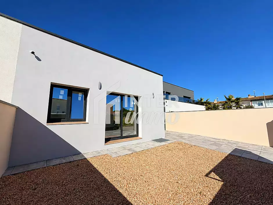 3-bedroom house with garage in Empuriabrava. - photo 18 of 20