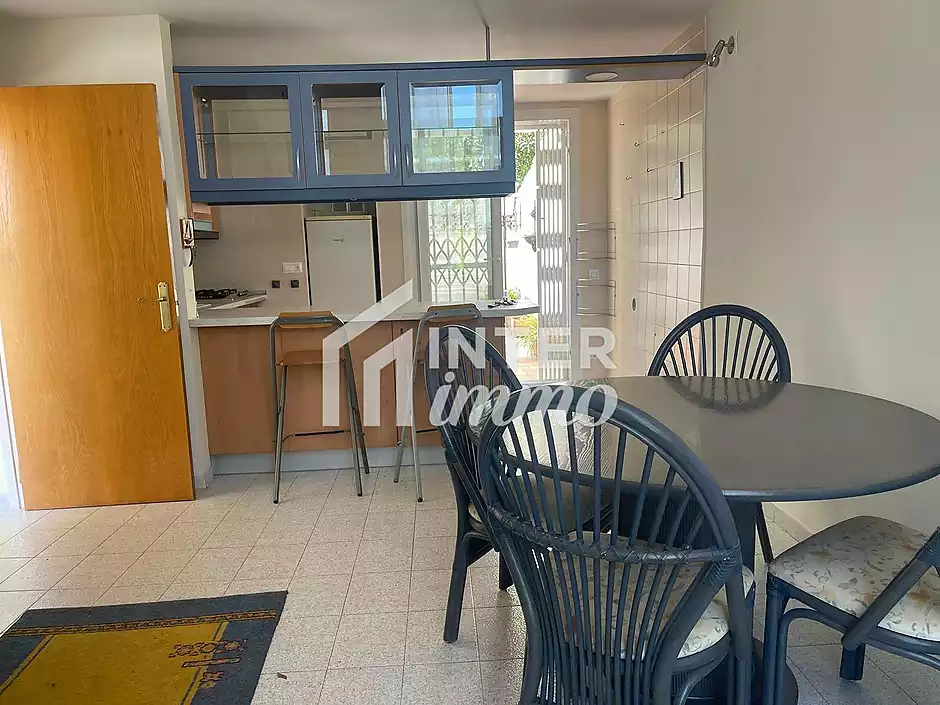 Encantadora casa amb jardí i aparcament privat - foto 4 de 26