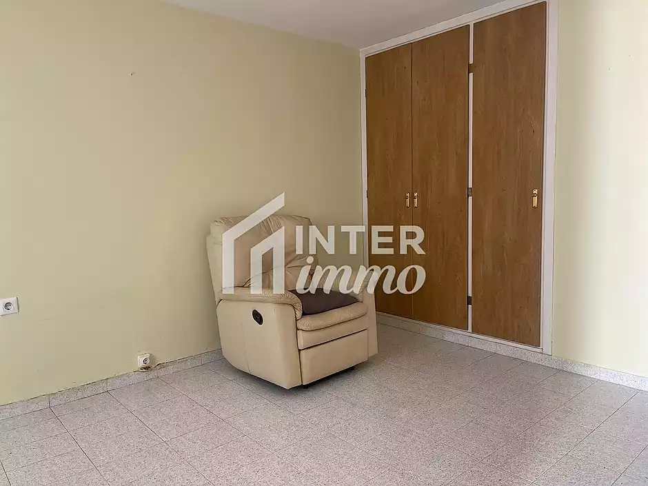Encantadora casa amb jardí i aparcament privat - foto 9 de 26
