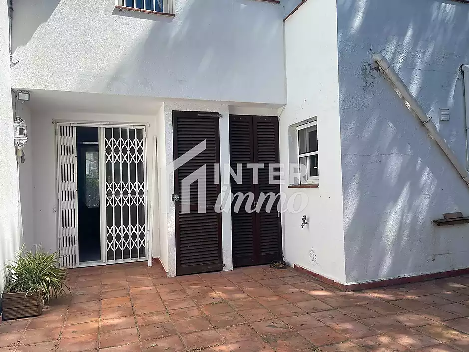Encantadora casa amb jardí i aparcament privat - foto 11 de 26