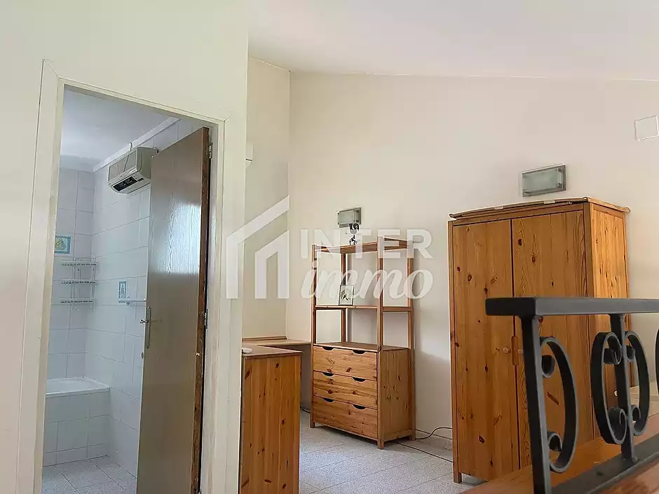 Encantadora casa amb jardí i aparcament privat - foto 15 de 26