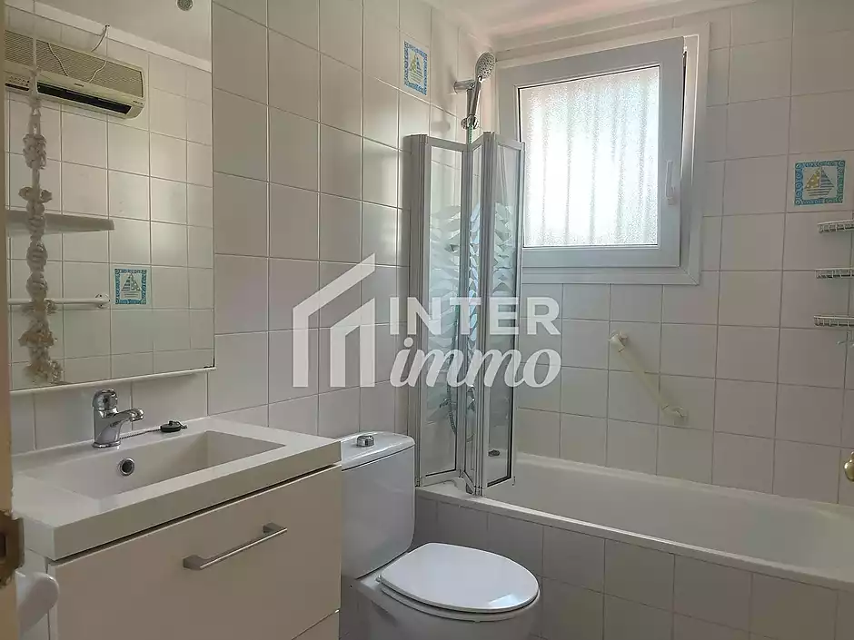 Encantadora casa amb jardí i aparcament privat - foto 16 de 26