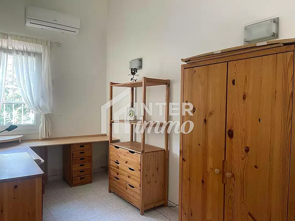 Encantadora casa amb jardí i aparcament privat - foto 17 de 26
