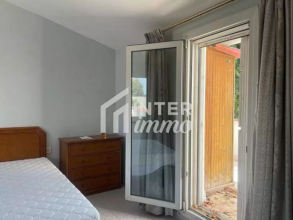 Encantadora casa amb jardí i aparcament privat - foto 18 de 26