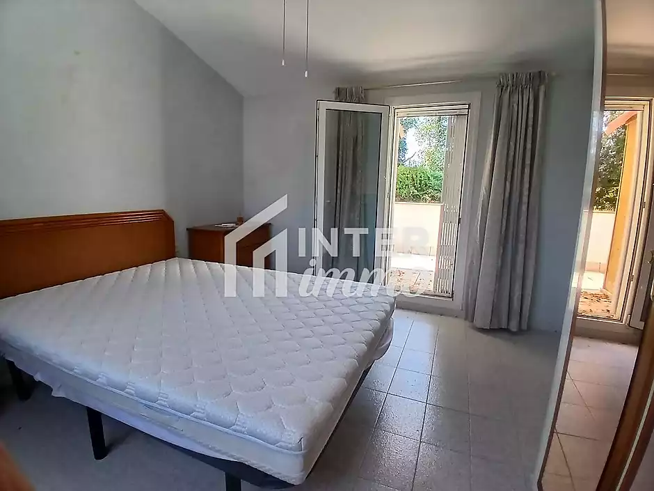 Encantadora casa amb jardí i aparcament privat - foto 19 de 26