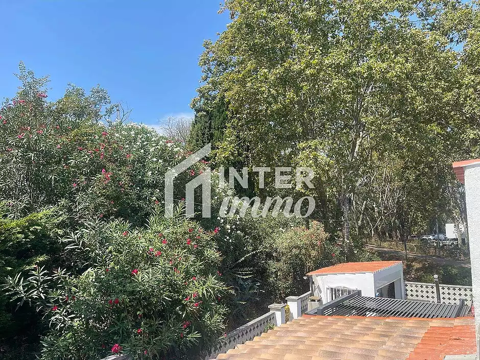 Encantadora casa amb jardí i aparcament privat - foto 20 de 26