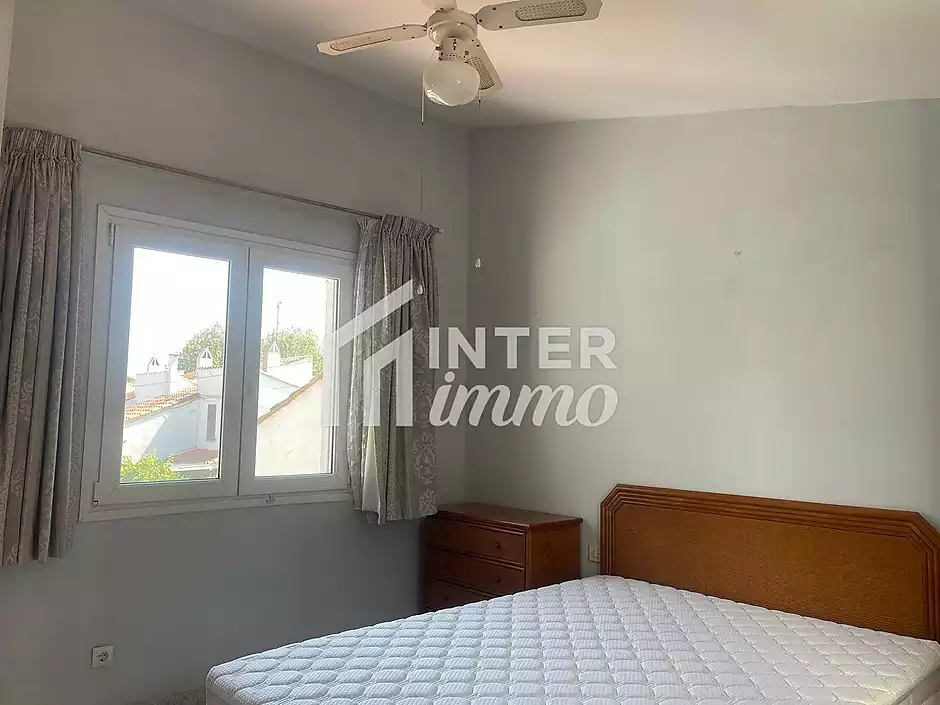 Encantadora casa amb jardí i aparcament privat - foto 22 de 26