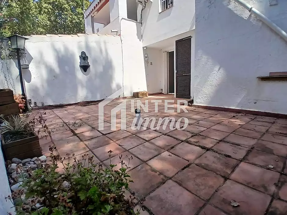 Encantadora casa amb jardí i aparcament privat - foto 26 de 26