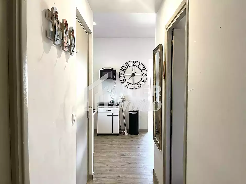 Apartament en petita comunitat amb 2 habitacions, p&agrave;rquing. - foto 3 de 23
