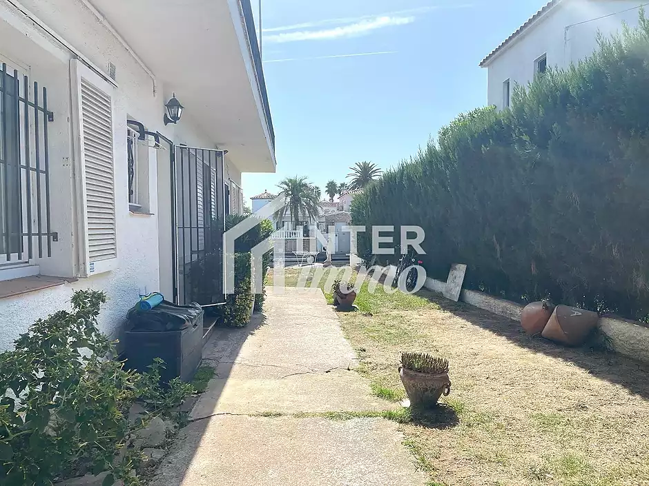 Apartament en petita comunitat amb 2 habitacions, p&agrave;rquing. - foto 14 de 23