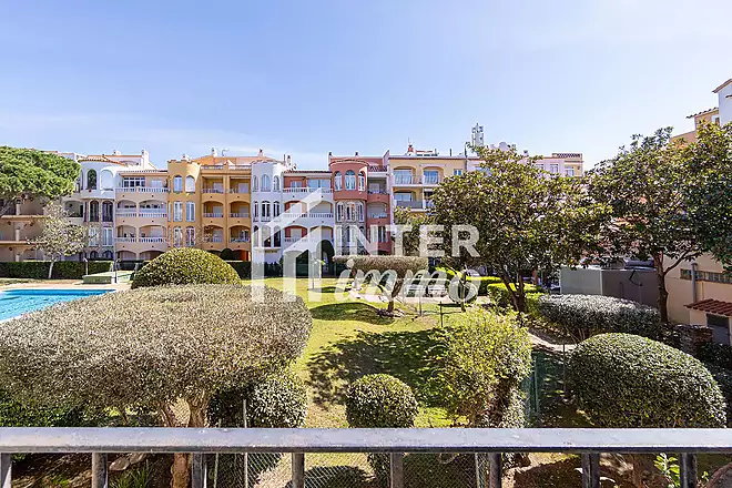 GRAN RESERVA Apartament modern reformat amb piscines i amplis jardins comunitaris